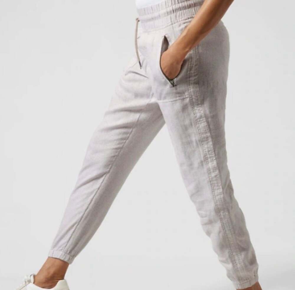 Athleta Cabo Linen Jogger in Mirco Cheetah Abalone Gray, Size 14